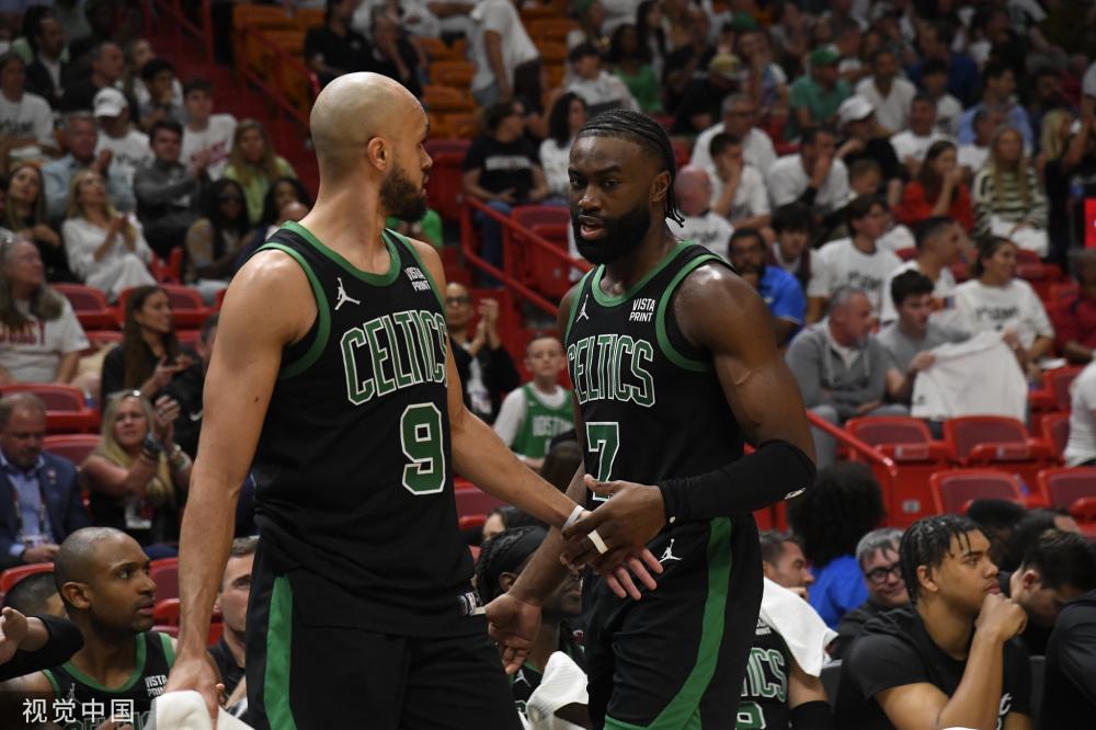 得更加扑朔 得更加扑朔