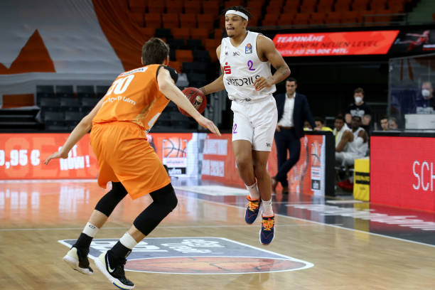 下全力冲击 下全力冲击